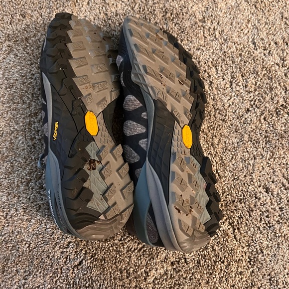 Merrill Athletic shoes - Picture 2 of 2